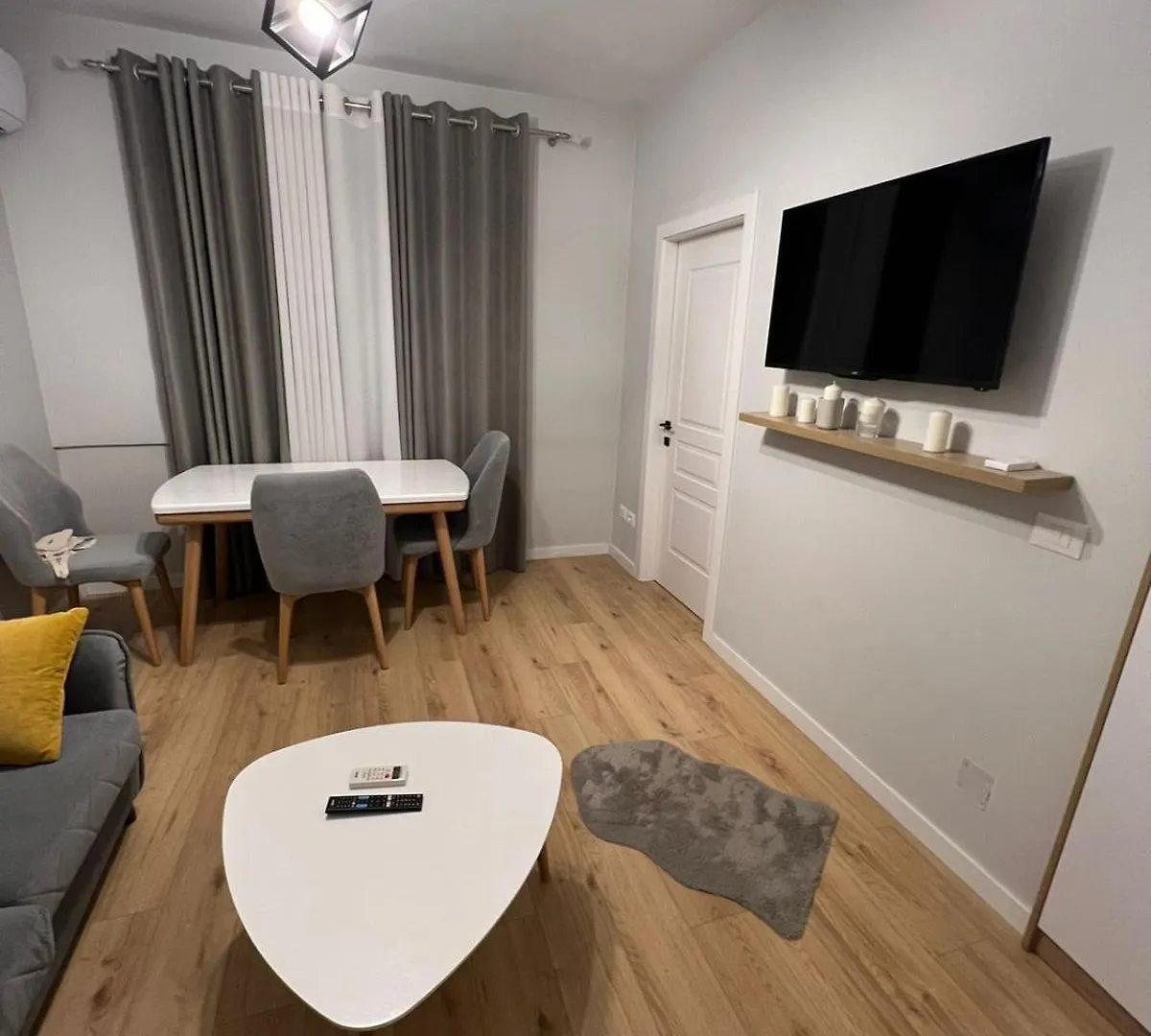Ring Center Downtown Apartment Tirana