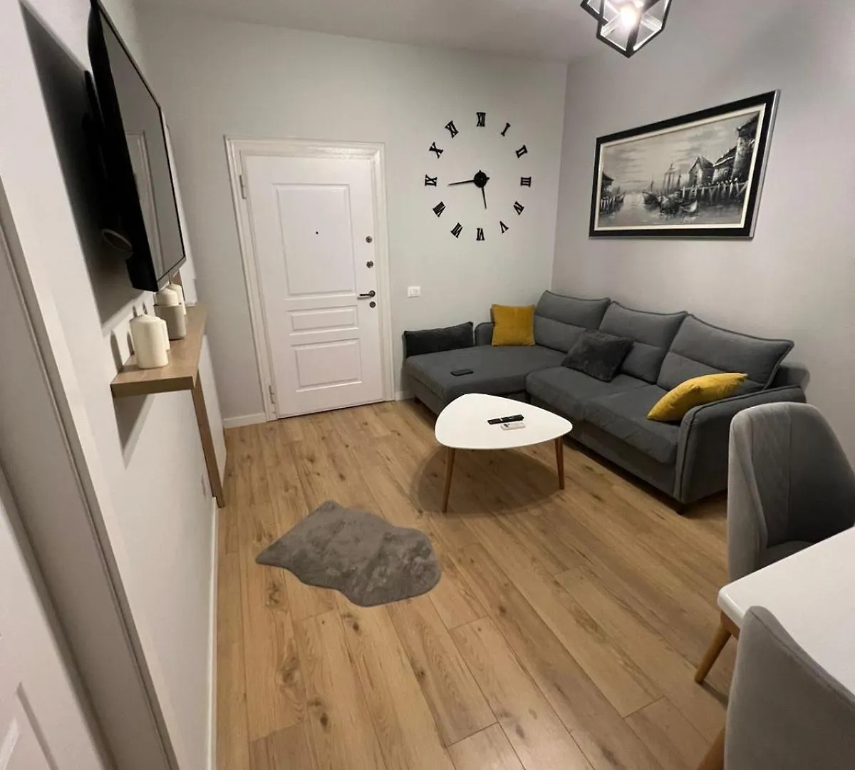 Ring Center Downtown Apartment Tirana
